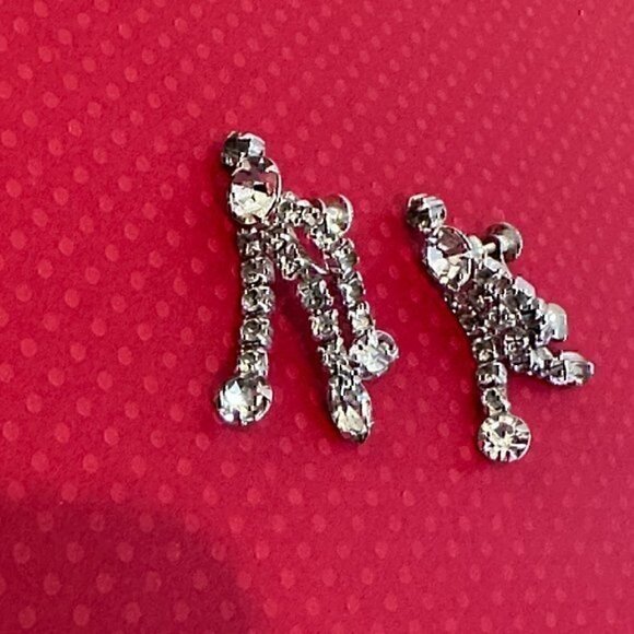 Vintage Crystal Screw Back Earrings - Picture 3 of 4